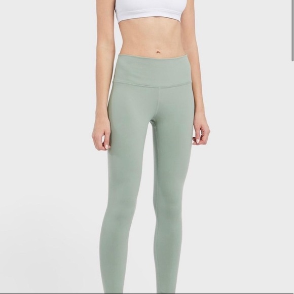 Alo Yoga Dash Leggings - Picture 2 of 6